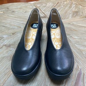 NEW without box FLY LONDON Black Wedges
